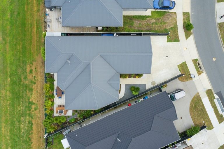 Photo of property in 77 Te Kio Crescent, Papamoa Beach, Papamoa, 3118