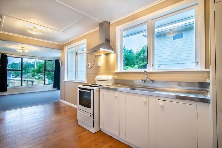 Photo of property in 104 Mckillop Street, Ranui, Porirua, 5024