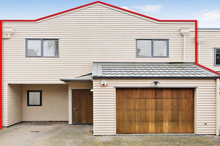 Photo of property in 8/18 Pannill Place, Oteha, Auckland, 0632
