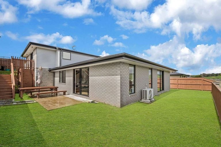 Photo of property in 124 Harriet Johnston Drive, Pokeno, 2402