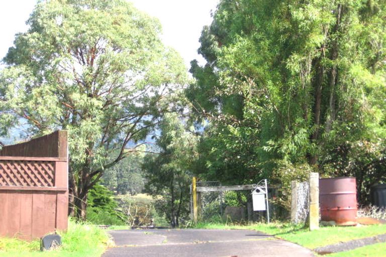 Photo of property in 13 Mckinley Road, Sunnyvale, Auckland, 0612