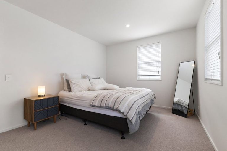 Photo of property in 2/24 Devon Street, Sydenham, Christchurch, 8023