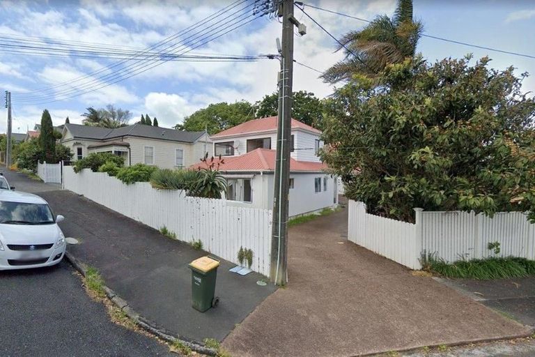 Photo of property in 3/9 Grove Road, Devonport, Auckland, 0624