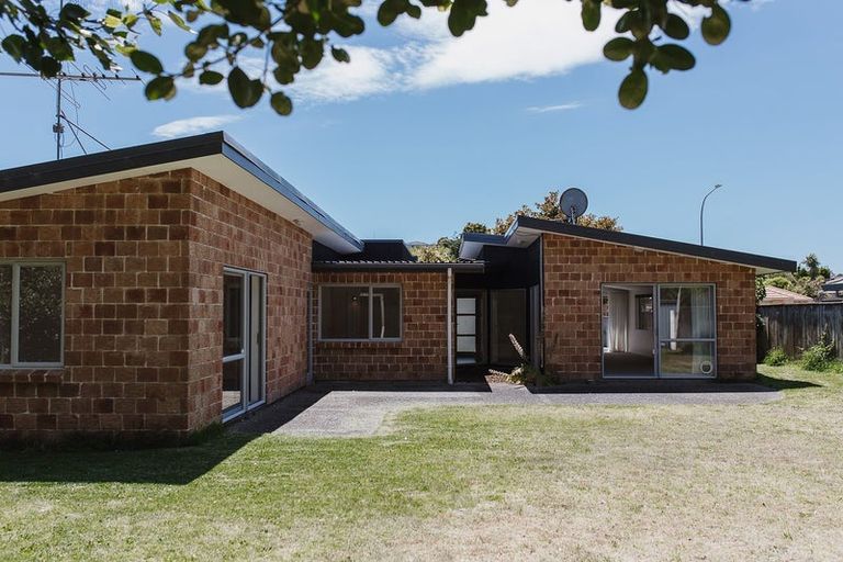 Photo of property in 102 Weggery Drive, Waikanae Beach, Waikanae, 5036