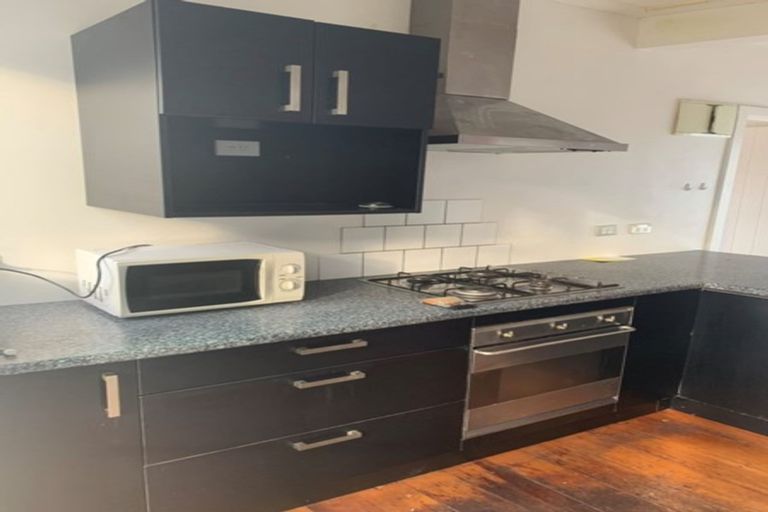 Photo of property in 2/36 Masterton Road, Rothesay Bay, Auckland, 0630