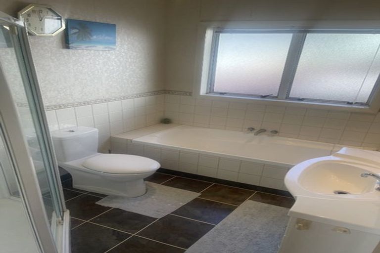 Photo of property in 102 Strathmore Avenue, Strathmore Park, Wellington, 6022