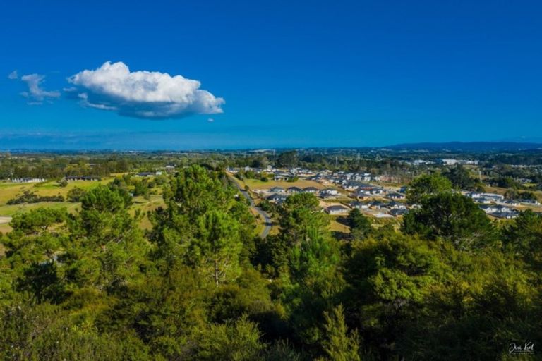 Photo of property in 81 Burns Lane, Kumeu, 0892