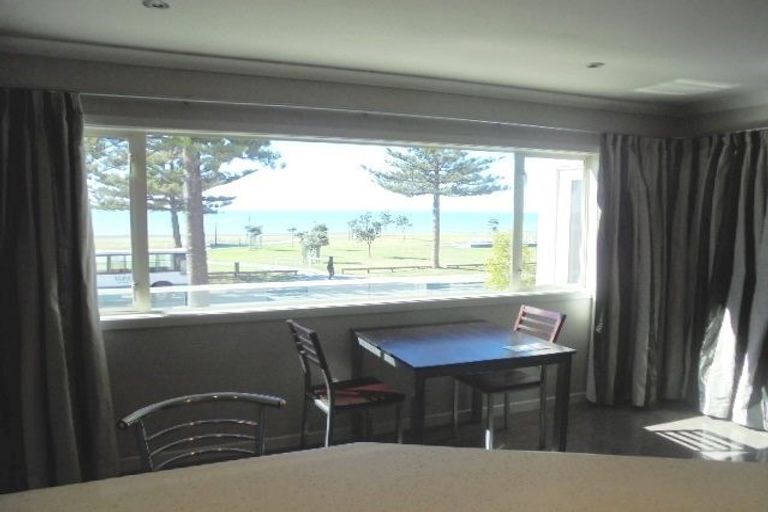 Photo of property in 435 Marine Parade, Napier South, Napier, 4110
