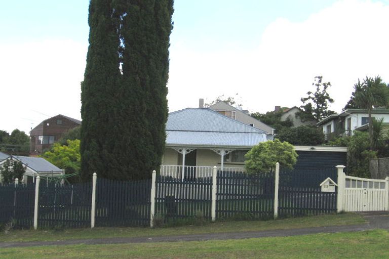 Photo of property in 1/23 Rugby Road, Birkenhead, Auckland, 0626