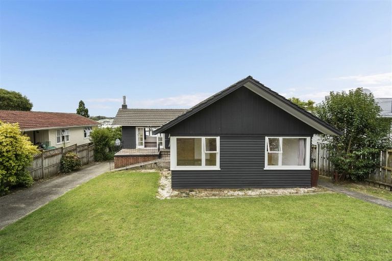 Photo of property in 13 Bruce Road, Glenfield, Auckland, 0629