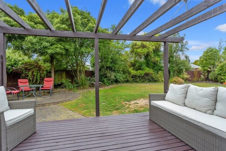 Photo of property in 19 Strachan Place, Rangiora, 7400