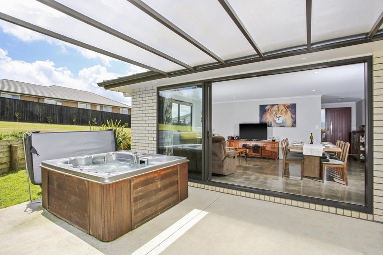 Photo of property in 10 Ulcoats Lane, Pokeno, 2402