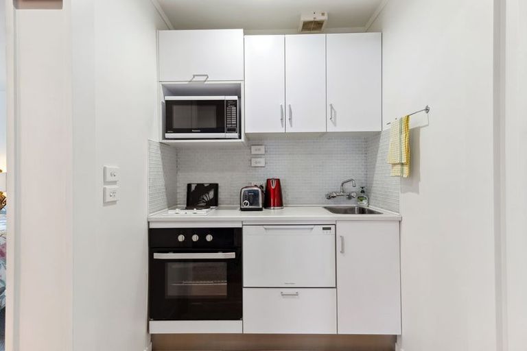 Photo of property in 20b Fulford Street, New Plymouth, 4310