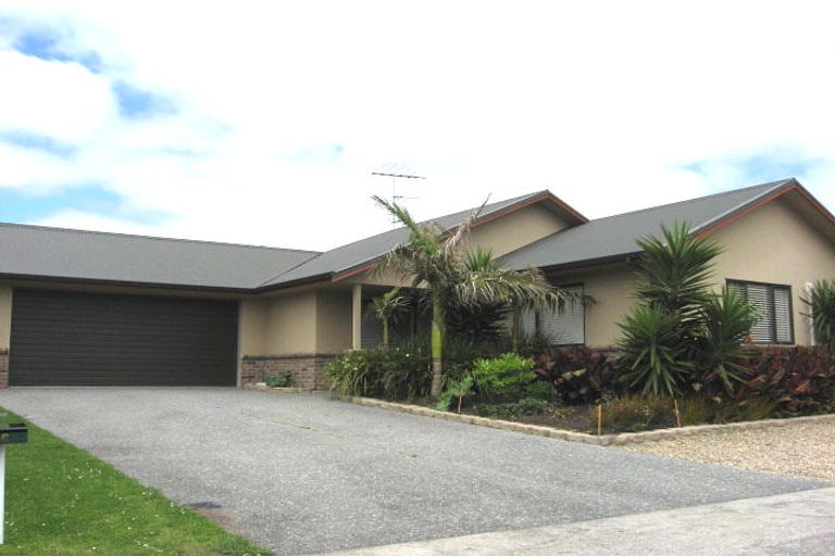 Photo of property in 6 Valleyside Way, Pukekohe, 2120