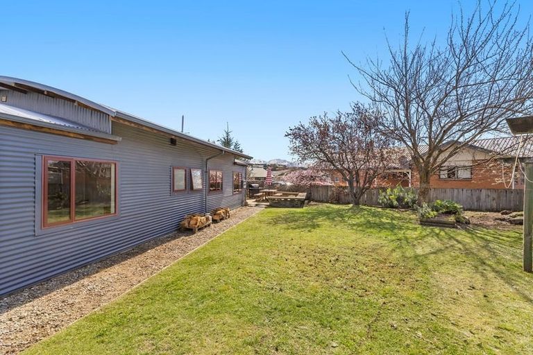 Photo of property in 14 Ragan Lane, Wanaka, 9305