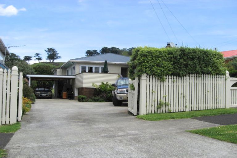 Photo of property in 27 Mcintyre Road, Mangere Bridge, Auckland, 2022