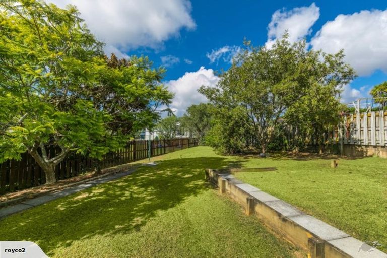 Photo of property in 12 Fairlea Road, Te Atatu South, Auckland, 0610