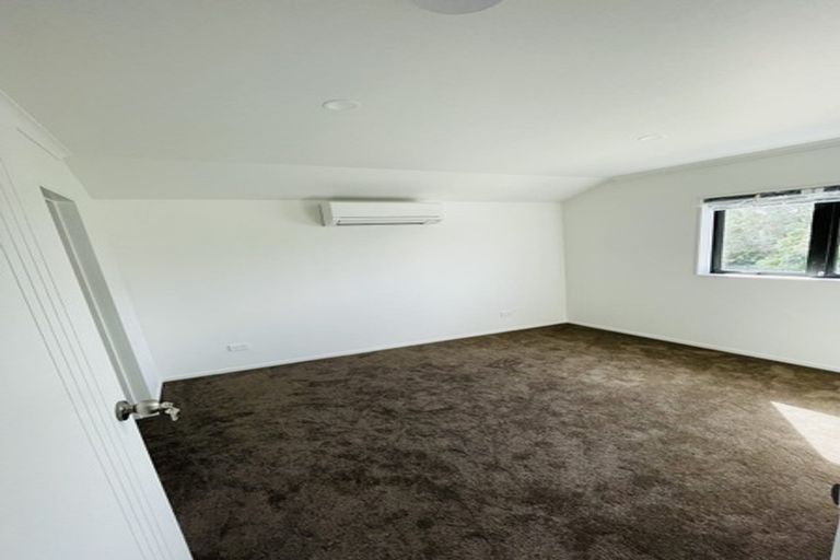 Photo of property in 1c Ohira Place, Henderson, Auckland, 0612