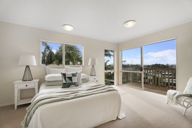 Photo of property in 14 Woodward Avenue, Mangere Bridge, Auckland, 2022