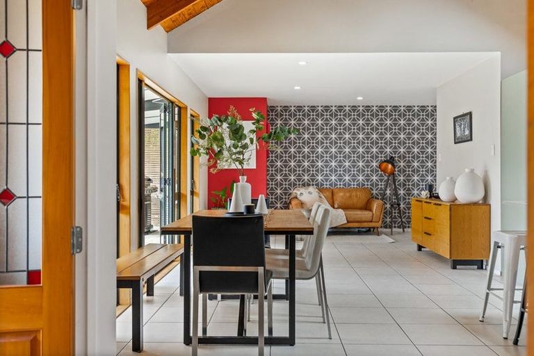 Photo of property in 7 Attwood Road, Paremoremo, Auckland, 0632