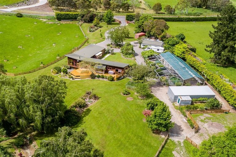 Photo of property in 78 Lees Pakaraka Road, Te Ore Ore, Masterton, 5886