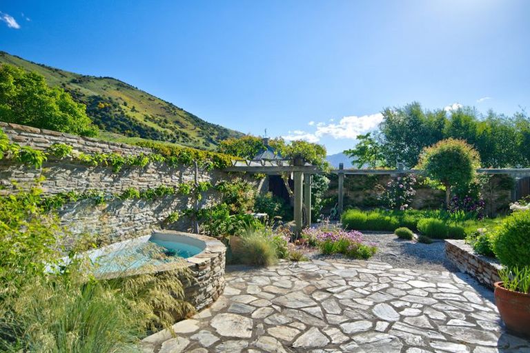 Photo of property in 715 Mount Barker Road, Wanaka, 9382