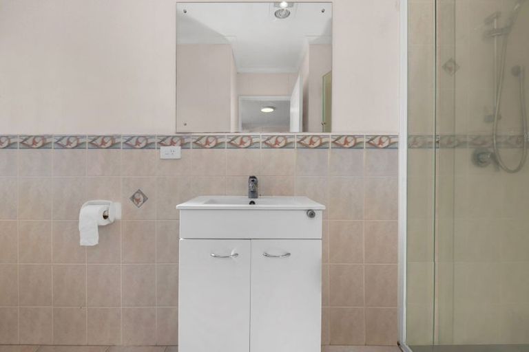 Photo of property in 16 Castlehill Court, Wattle Downs, Auckland, 2103