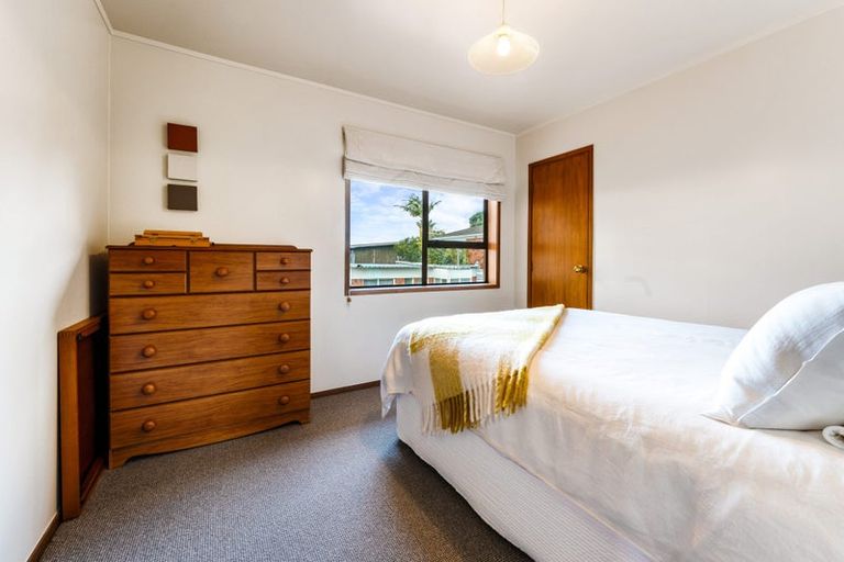 Photo of property in 2/9 Newhaven Terrace, Mairangi Bay, Auckland, 0630