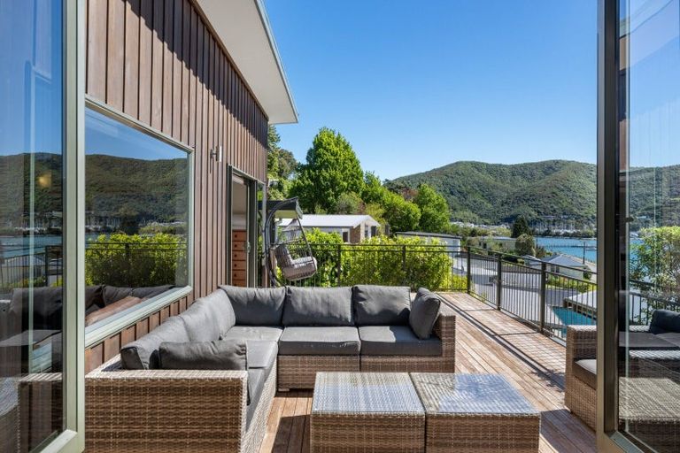 Photo of property in 354b Waikawa Road, Waikawa, Picton, 7220