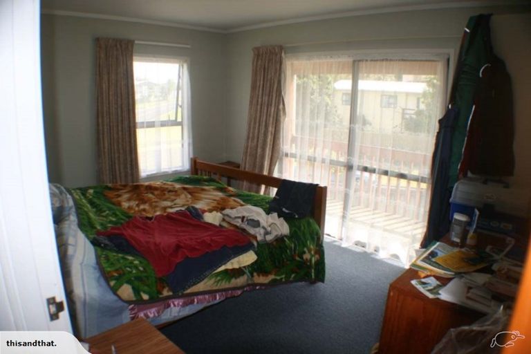 Photo of property in 1/133 Shakespeare Road, Milford, Auckland, 0620