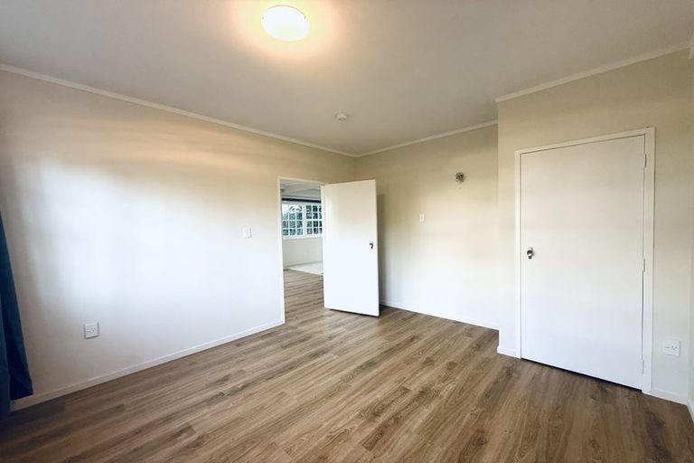Photo of property in 82 Woodlands Crescent, Browns Bay, Auckland, 0630