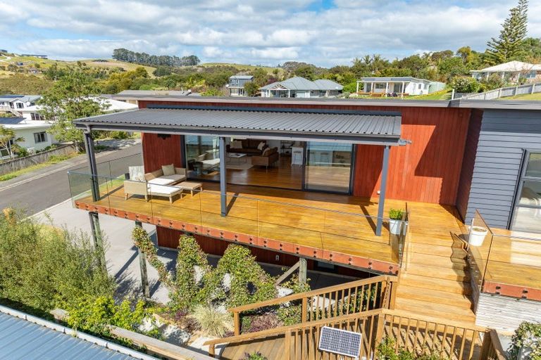 Photo of property in 5 Frangipani Street, Cable Bay, 0420