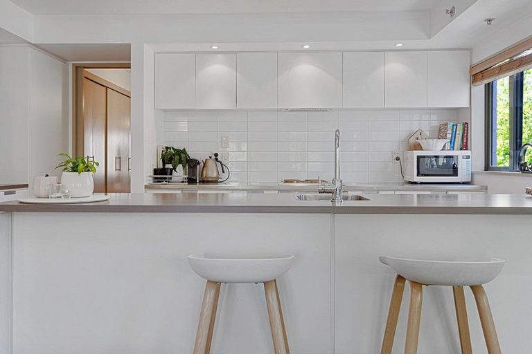 Photo of property in 2/32 Cashel Street, Christchurch Central, Christchurch, 8013