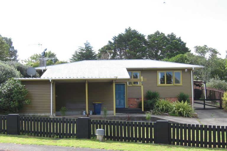 Photo of property in 26 Japonica Drive, Beach Haven, Auckland, 0626