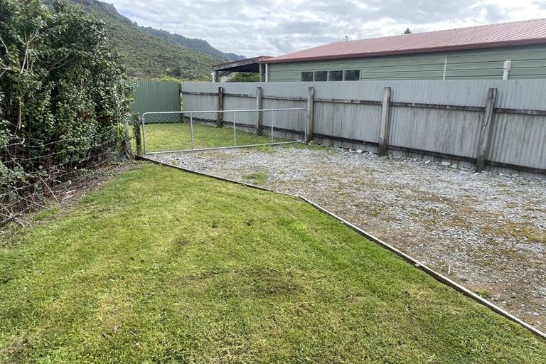 Photo of property in 16 Litchfield Street, Kaiata, Greymouth, 7805