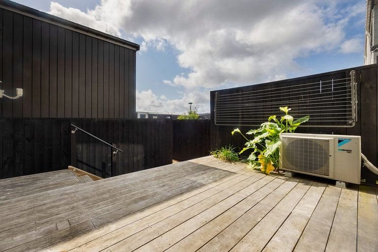 Photo of property in 4/1 Scott Road, Hobsonville, Auckland, 0616