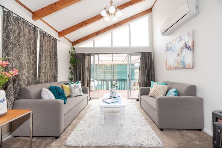 Photo of property in 87 Godley Road, Green Bay, Auckland, 0604