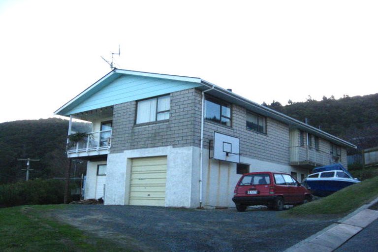 Photo of property in 3 Short Street, Ravensbourne, Dunedin, 9022