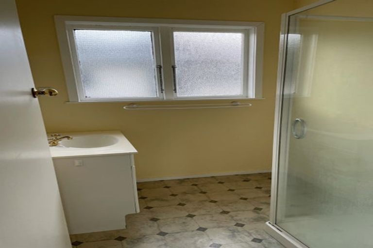 Photo of property in 10 Olivia Crescent, Tawa, Wellington, 5028