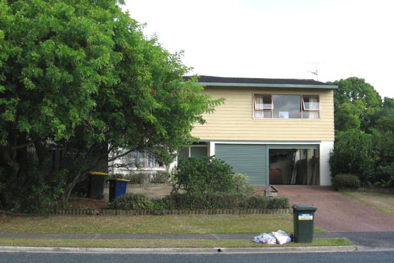 Photo of property in 7 John Downs Drive, Browns Bay, Auckland, 0630