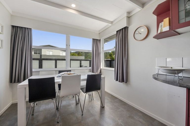 Photo of property in 10 Shanly Street, Brown Owl, Upper Hutt, 5018