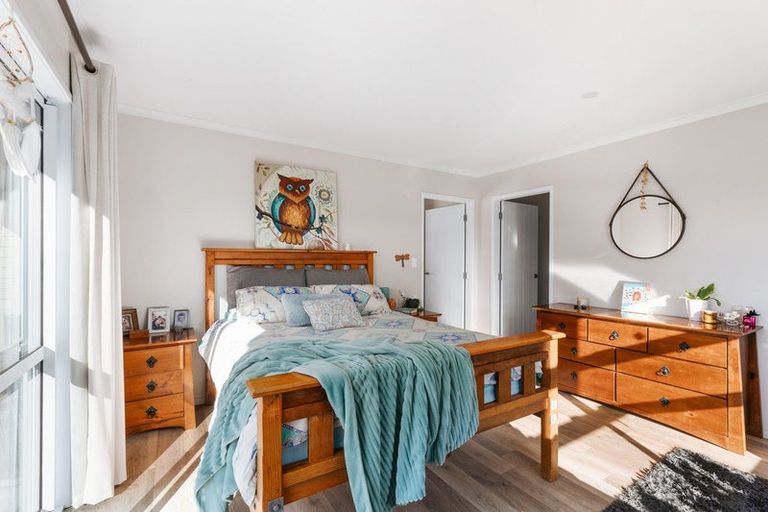 Photo of property in 2 Mckenna Lane, Omokoroa, 3114