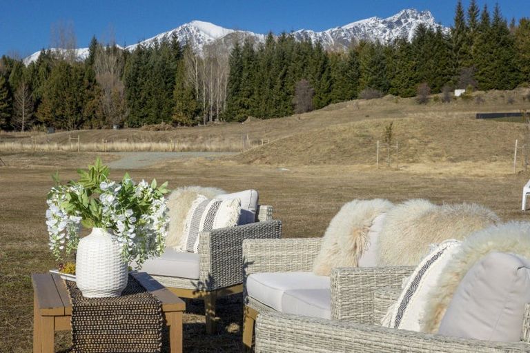 Photo of property in 12 Fitzpatrick Road, Dalefield, Queenstown, 9371