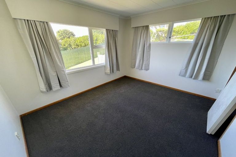 Photo of property in 137 Conclusion Street, Ascot Park, Porirua, 5024
