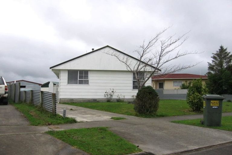 Photo of property in 35 Hillcrest Drive, Kelvin Grove, Palmerston North, 4414
