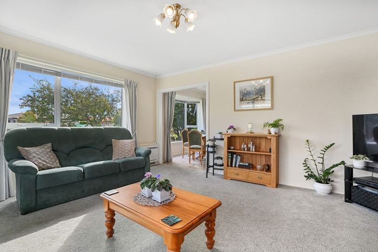 Photo of property in 17 Fern Drive, Halswell, Christchurch, 8025