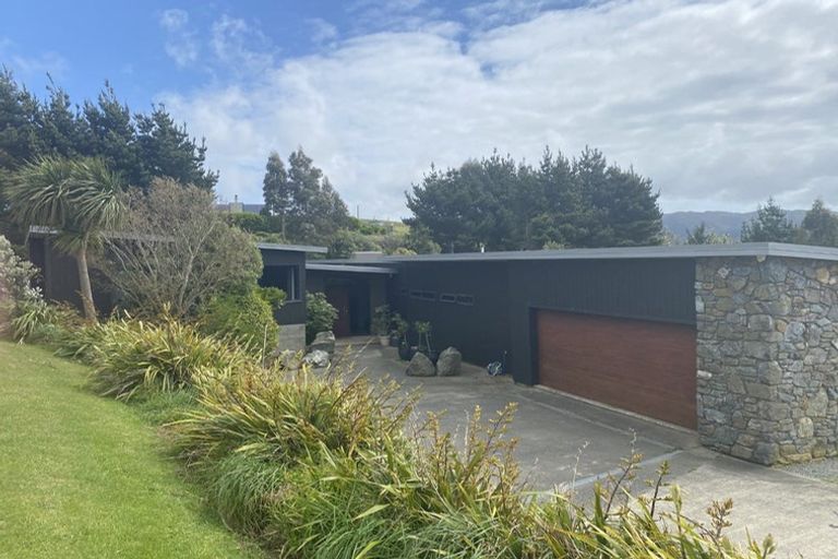 Photo of property in 173 Bing Lucas Drive, Tawa, Wellington, 5028