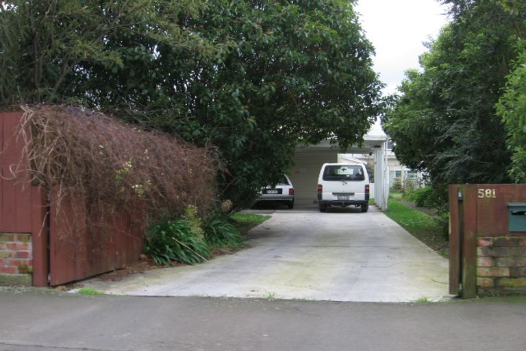 Photo of property in 581 Featherston Street, Roslyn, Palmerston North, 4414