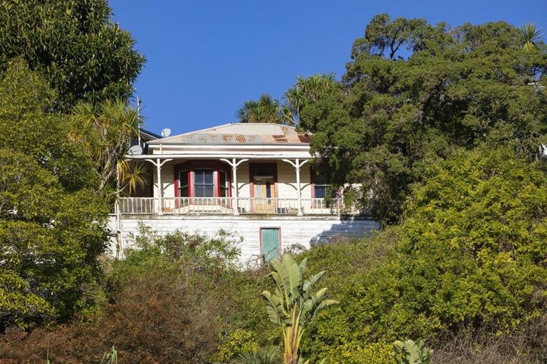 Photo of property in 5 Denholm Road, Hospital Hill, Napier, 4110