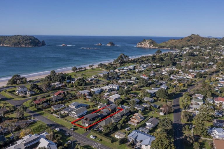 Photo of property in 17 Hahei Beach Road, Hahei, Whitianga, 3591